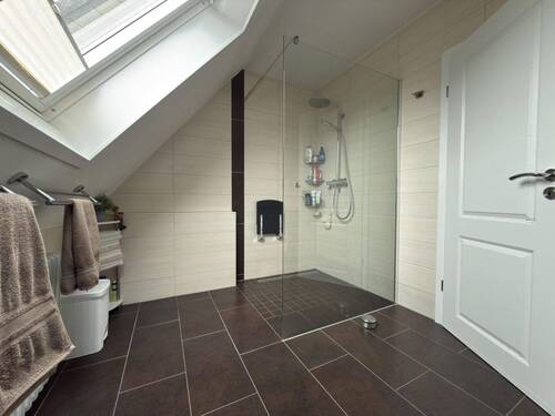 Badezimmer im Obergeschoss - 