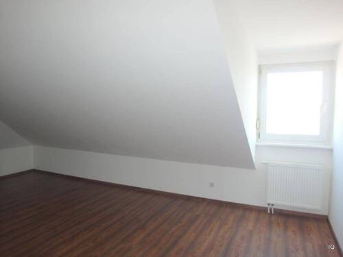 Kinder- oder Arbeitszimmer (Raum 3) - 