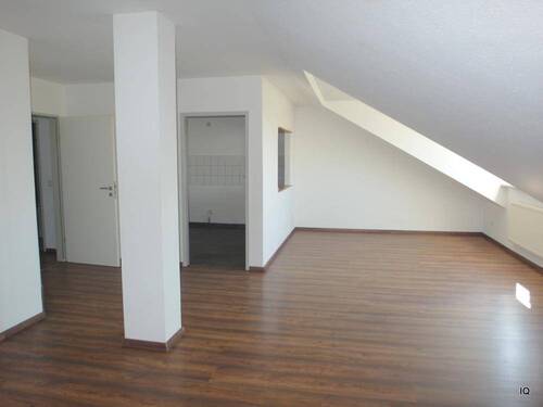 Wohnbereich (Raum 1) - Etagenwohnung mit 87,40 m&sup2; in Senftenberg zur Miete