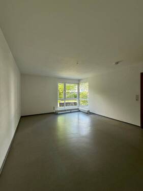 Wohnzimmer - 3 Zimmer Etagenwohnung zur Miete in Gerbrunn