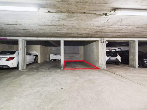 Tiefgaragenstellplatz - 