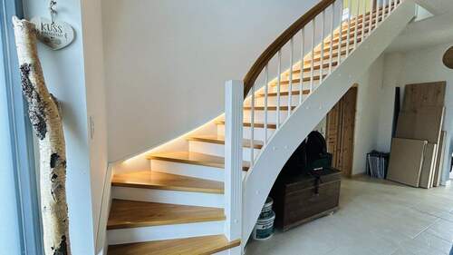 Treppe - 6 Zimmer Einfamilienhaus in Selpin