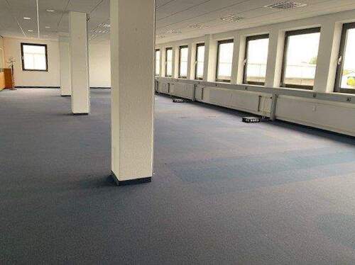 Großraumbüro ohne Einrichtung - 