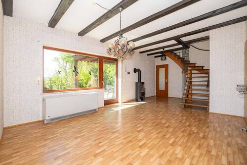 Wohnzimmer - 4 Zimmer Einfamilienhaus in Schonungen