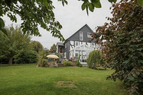 Zuhause - 'Nach Hause finden: Gemütliches Fachwerkhaus auf großem Grundstück für´s Familienglück'.