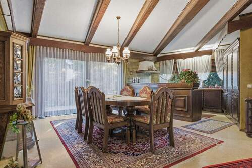 Essbereich mit offener Küche - Einfamilienhaus mit 216,00 m&sup2; in Kuppenheim zum Kaufen