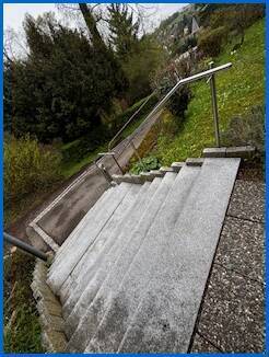 Treppe von Straße - 