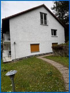 Hausansicht Zugang - 2 Zimmer Etagenwohnung zum Kaufen in Öhningen / Schienen