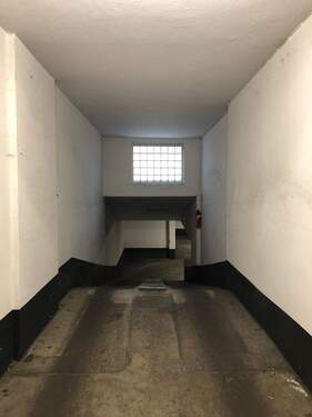 Einfahrt - Garage, Stellplatz in Hamburg / Neustadt