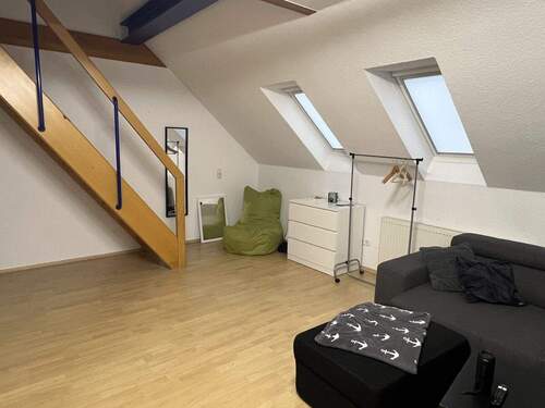 mit Treppenaufgang - 