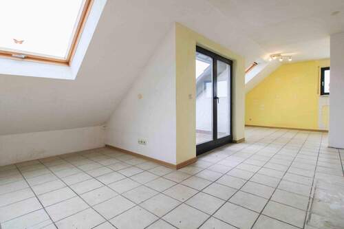 Wohnzimmer - 4 Zimmer Einfamilienhaus zum Kaufen in Pfungstadt