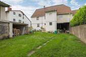 Rückansicht und Garten - 