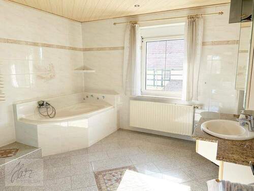 1.Obergeschoss Badezimmer - 