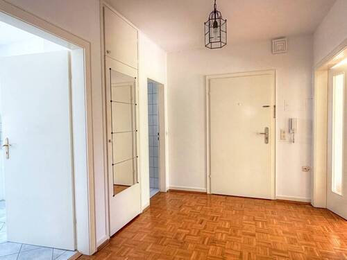 K277 Flur - 4 Zimmer Etagenwohnung in Kronberg im Taunus