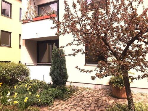 Ihre neue Wohnung mit Loggia - Preishammer! Schicke 2-Zimmer-Wohnung mit Loggia in der historischen Altstadt von Regensburg