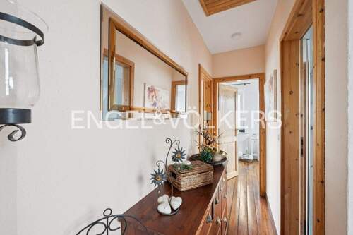 Flur OG mit Holzdielen - 