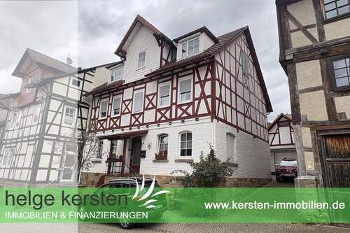 Wohnhaus in Spangenberg - Viel Platz zum Wohnen - Großzügiges Zweifamilienhaus in Spangenberg zu verkaufen!