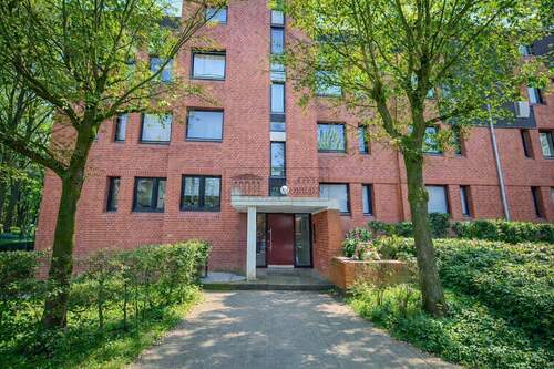 Hausansicht - NUR 2,4 % Provision !!! Wohntraum in herrlicher Ruhe