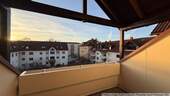 Dachterrasse - West-Dachterrasse und EBK - 800,00&nbsp;EUR Kaltmiete, ca.&nbsp; 55,00&nbsp;m&sup2;&nbsp;Wohnfl&auml;che