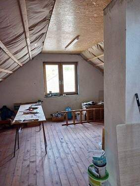 großzügiger Bodenraum - 