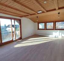 Erstbezug nach Kernsanierung! Lichtdurchflutete charmante 3,5-ZW mit überdachtem Balkon und übergroßer Garage! - Althengstett Ottenbronn