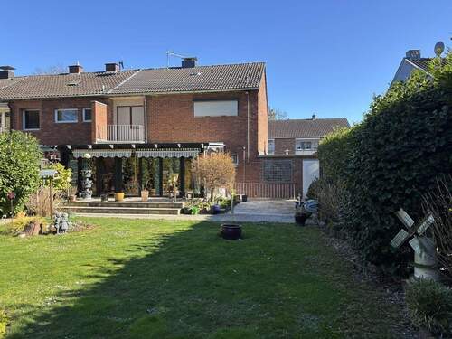 Gartenansicht - 4 Zimmer Einfamilienhaus zum Kaufen in Krefeld