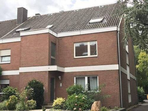 Hausansicht - 2ZKnDB mit Terrasse und eigenem Garten, in Herzogenrath - Straß zu vermieten....