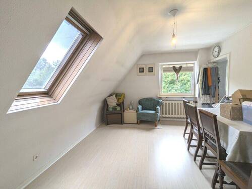 Wohn-/Schlaf-/Arbeitszimmer - 