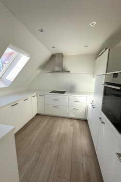 Blick in die Küche - Etagenwohnung mit 120,00 m&sup2; in Filderstadt zum Kaufen