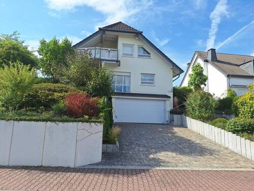 Hausansicht außen von Straße aus, Bild 2.jpg - 