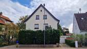 Charmantes Stadthaus - Zwei Häuser - viele Möglichkeiten! Zentrale Lage für Familien oder Investoren