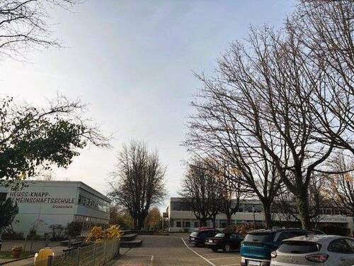 Schule um die Ecke.jpg - 