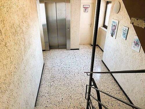 großes Treppenhaus.jpg - Etagenwohnung mit 83,00 m&sup2; in Heilbronn zur Miete