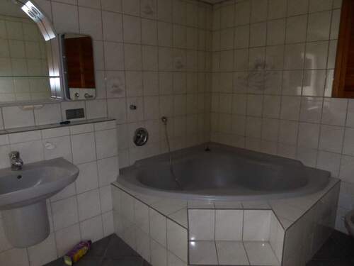 P1050215.JPG - 4 Zimmer Etagenwohnung zur Miete in Grävenwiesbach