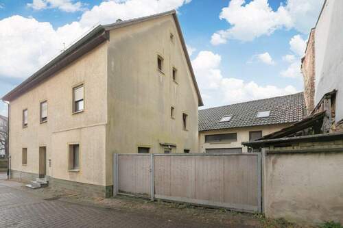 Straßenansicht - 7 Zimmer Einfamilienhaus in Königsbach-Stein