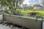 Nr. 17 Balkon - Paketverkauf - Zwei bezugsfreie 3-Zimmer-Whg mit zwei Reihengaragen