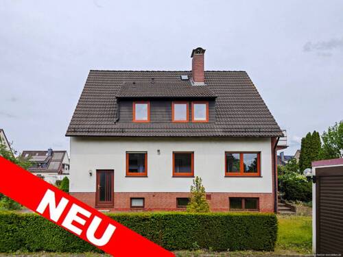 Bild 1 - !! Freistehendes Ein-bis Zweifamilienhaus mit 2 Garagen in gefragter und ruhiger Lage von Grambke !!