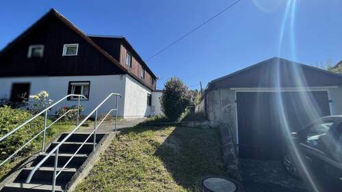 Straßenansicht - 3 Zimmer Doppelhaushälfte zum Kaufen in Pirna