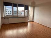 Wohnen/Schlafen - Geräumige 1-Zimmer-Wohnung mit Balkon und kleiner Küchenzeile - Stadtteil Rennweg