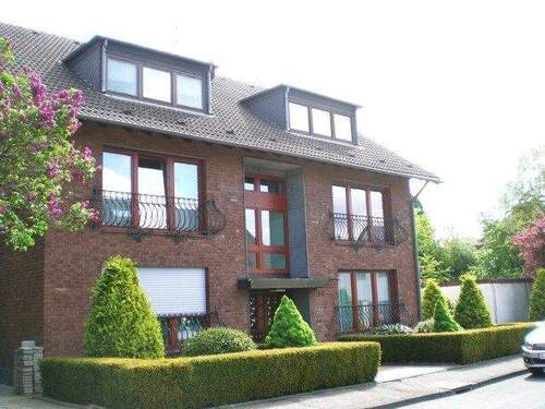 Ansicht gepflegtes Wohnhaus - 