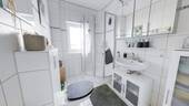 Badezimmer EG - 6 Zimmer Mehrfamilienhaus, Wohnhaus in Kirkel