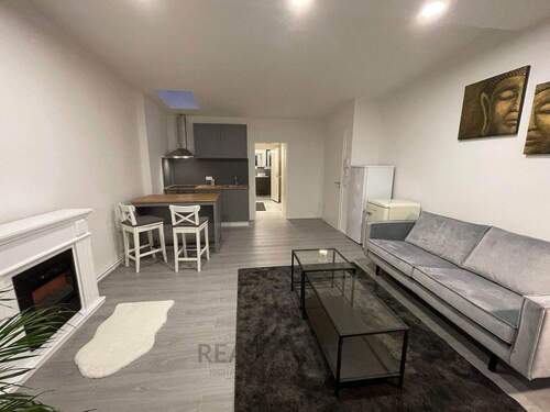 1.jpg - Einziehen & wohlfühlen – 1,5 Zimmer möbliertes Dachgeschoss in Alsternähe