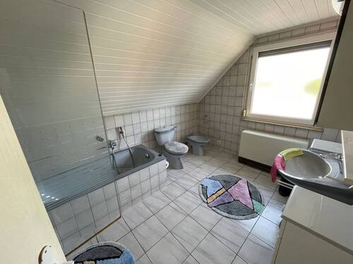 Blick in das Badezimmer - 