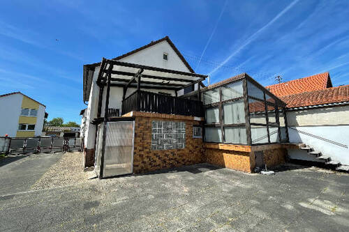 Freist. EFH mit Nebengebäude - 6 Zimmer Einfamilienhaus in Dreieich