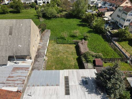 Blick auf das Grundstück - Einfamilienhaus mit 106,00 m&sup2; in Dreieich zum Kaufen