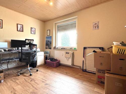 Kinder-/ Arbeitszimmer - 