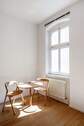 Möglicher Essplatz im Wohnzimmer - 2 Zimmer Etagenwohnung in Berlin