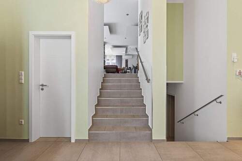 Bild 3 - 7 Zimmer Doppelhaushälfte in Malsch