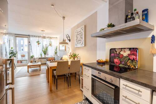 Kueche-Wohnzimmer - 2 Zimmer Etagenwohnung zum Kaufen in München