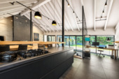 Küche - Puristisches Meisterwerk: Architektonisches Highlight mit Loft-Charakter und High-End-Komfort